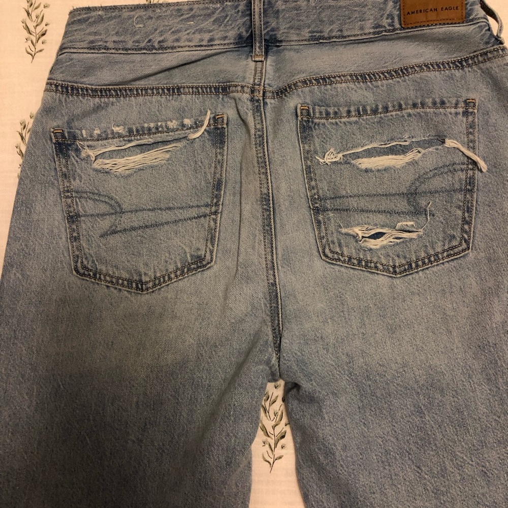 American Eagle Tom Girl Jeans. - Picture 2 of 5